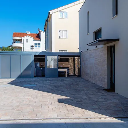 Beautiful In Срима